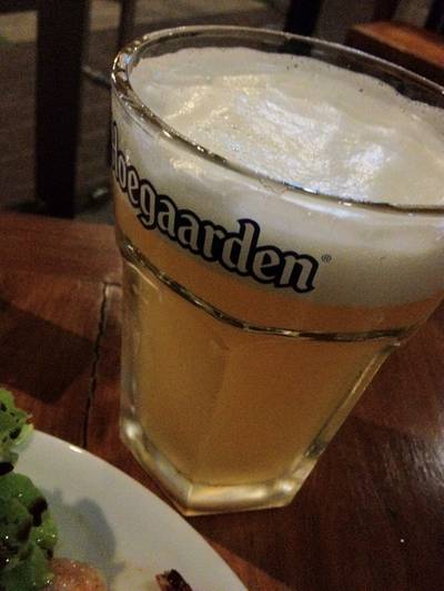 เบียร์โฮ ของสามี ที่ ร้านอาหาร The Attitude Wine bistro & Bar