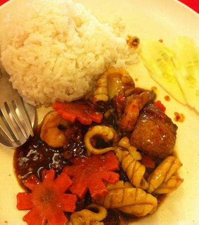 ข้าวกระเพา(อยู่ไหน)รวมมิตร ที่ ร้านอาหาร สเต็กรอยยิ้ม บางบอน บางบอน