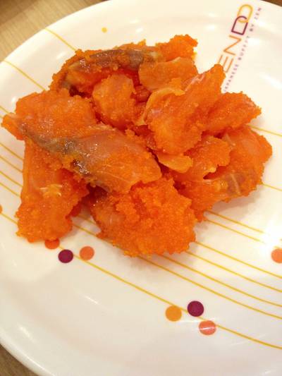 เนื่อ Salmon คลุกไข่กุ้งเละๆยังไงไม่รู้ ที่ ร้านอาหาร Zendo Central Bangna