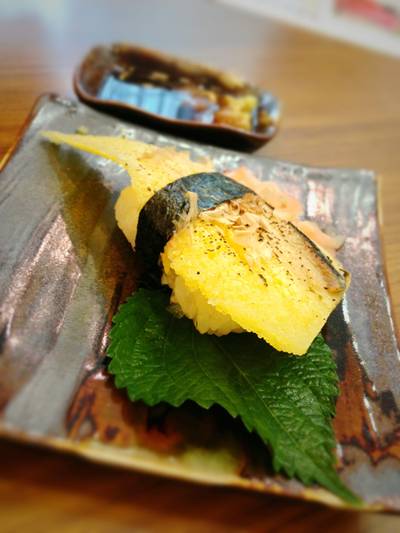 สมาชิกใหม่ครับ ไม่มีในเมนู น่าจะอัพเดทเร็วๆนี้ ไข่ปลาแฮร์ริ่งครับ ที่ ร้านอาหาร Tororo Sushi