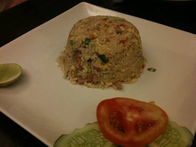 ข้าวผัดแหนม ที่ ร้านอาหาร Eat Viet