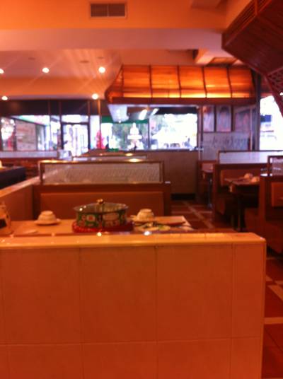 บรรยากาศในร้าน คนไม่เยอะดี อิอิ ที่ ร้านอาหาร HOT POT BUFFET VALUE ฟอรั่ม ชลบุรี