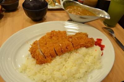 ข้าวแกงกะหรี่หมูทอด ที่ ร้านอาหาร Katsu King X Siam