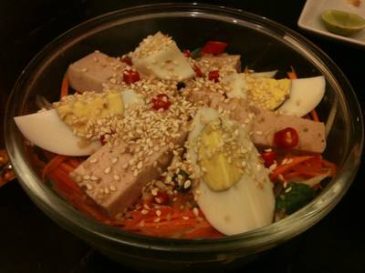 ยำเวียดนาม ที่ ร้านอาหาร Eat Viet