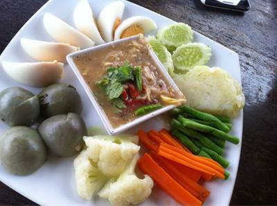 น้ำพริกปลาทูป่น ที่ ร้านอาหาร บ้านระเบียงน้ำ