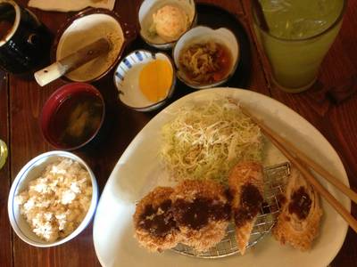 เซต B หมู ม้วนกระเทียมสด ที่ ร้านอาหาร Katsu King K-Village