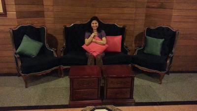 แอบถ่ายตรงทางเข้านิดนึง ที่ ร้านอาหาร Furama Hotel