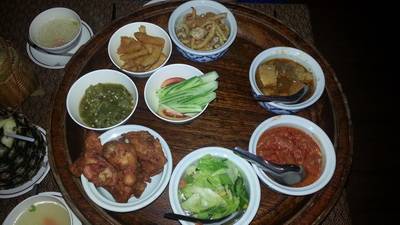 ขันโตก ที่ ร้านอาหาร ขันโตก พาเลซ
