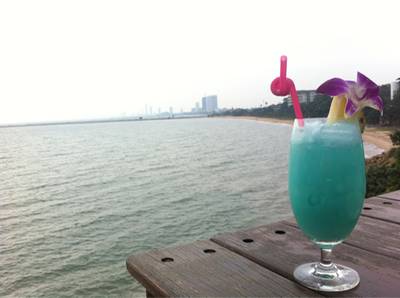 ร้านอาหาร ริมผา ลาภิน