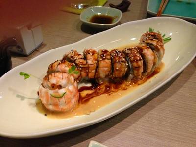 แจคกี้ พอกูเหน้าได้นิดนึง ที่ ร้านอาหาร Isao