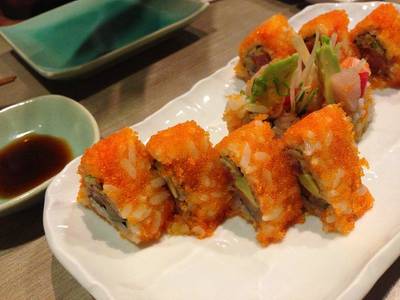 นี่มันไรวะ แคลิฟอเนียโรลเปล่า ที่ ร้านอาหาร Isao
