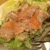 สลัด Smoke Salmon ที่ ร้านอาหาร The Tawana Bangkok