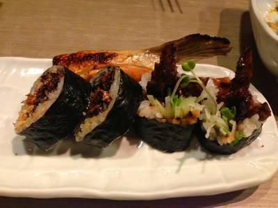 แซม่อนสกินเวอร์ชั่น ไหม้ให้เธอไป ที่ ร้านอาหาร Isao