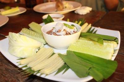 น้ำพริกปู เมนูนี้ก็รสชาติอร่อย แต่เผ็ดไปสำหรับคนไม่ทานเผ็ดค่ะ  ที่ ร้านอาหาร ระเบียงทะเล