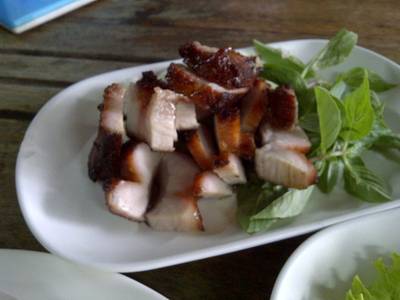 คอหมูย่าง ที่ ร้านอาหาร ไร่กล้วยคอหมูย่าง