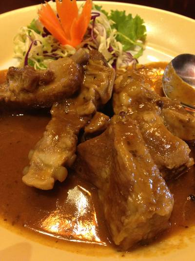 ซี่โครงหมูอ่อนพันโคม ที่ ร้านอาหาร พันโคม