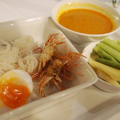 ขนมจีนน้ำยาปู ที่ ร้านอาหาร Greyhound Café Central ชิดลม