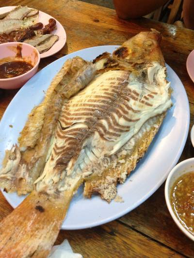 เมี่ยงปลาทับทิม ที่ ร้านอาหาร ส้มตำแซบเว่อร์