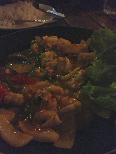 ปลาหมึกผัดไข่เค็ม ที่ ร้านอาหาร Olive Keeper
