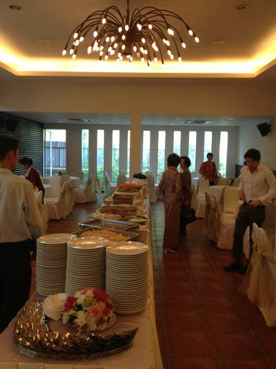 ห้องจ้ดเลี้ยงมีแอร์ ที่ ร้านอาหาร บ้านก้ามปู ทรอปิคอล คาเฟ่