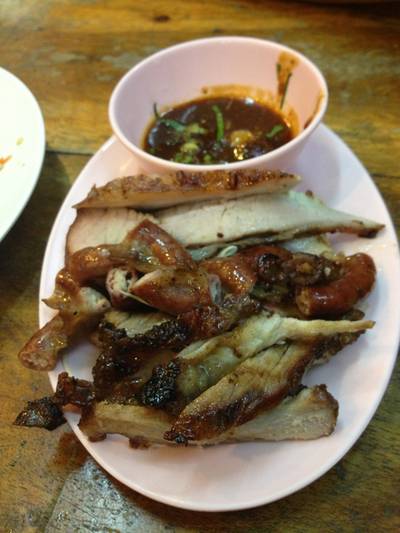 รวมย่าง ที่ ร้านอาหาร ส้มตำแซบเว่อร์