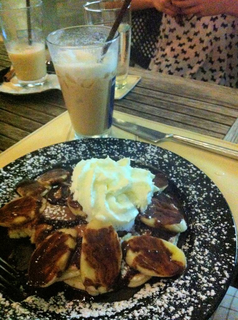 Choco And Banana Pancake  ที่ ร้านอาหาร Crepe & Co. Eight Thonglor