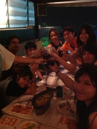 เลี้ยงรุ่น นังชั้นบน บรรยากาศส่วนตัว ชิวๆ อยากสนุกต้องนังข้างล่าง ที่ ร้านอาหาร 88 House ศรีนครินทร์