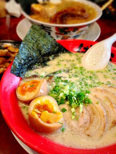 Tonkotsu chashu (240฿) เพิ่มไข่ tamago ที่ ร้านอาหาร Bankara Ramen
