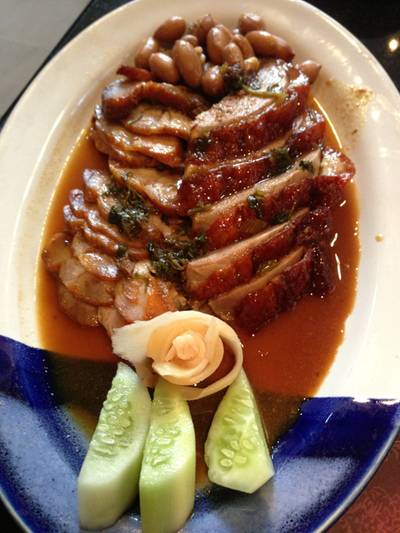 เป็ดกับหมูแดง ที่ ร้านอาหาร MK Gold ศาลาแดง