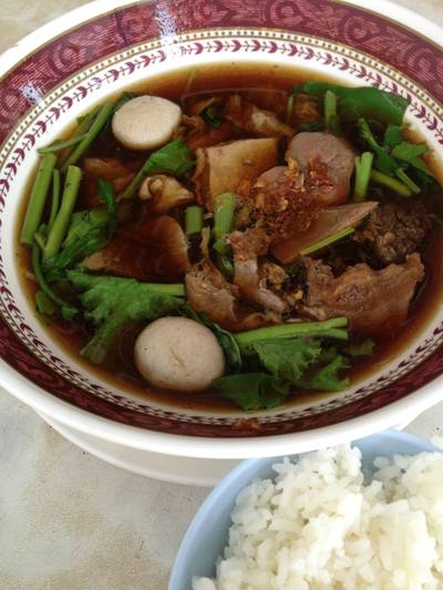 เหลาทุกอย่าง ที่ ร้านอาหาร ก๋วยเตี๋ยวเนื้อรามอินทรา