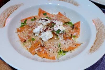 แซลมอนคาปาชิโอ  ที่ ร้านอาหาร Wine I Love You Mega Bangna