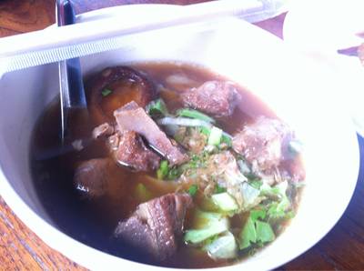 เกาเหลาหมูตุุ๋น ที่ ร้านอาหาร ข้าวแฝ่