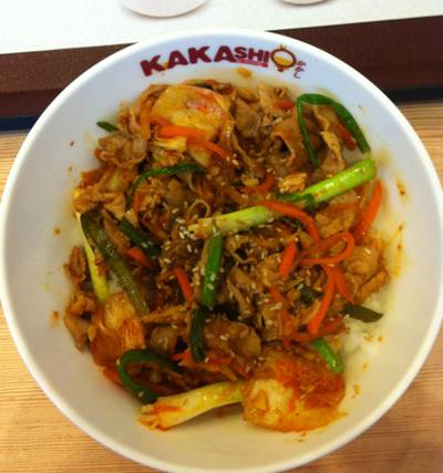 ข้าวหน้าหมูผัดกิมจิ ที่ ร้านอาหาร Kakashi Fortune Town 