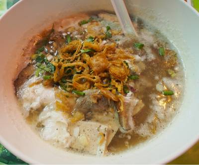 ร้านอาหาร คุณแดงก๋วยจั๊บญวน