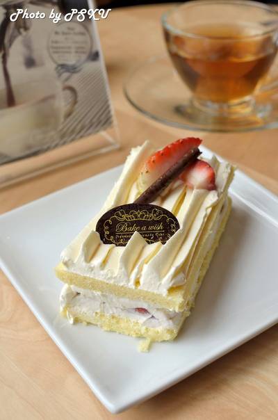 สตรอเบอรี่ช็อตเค้ก 95 บาท ที่ ร้านอาหาร Bake a Wish The Circle