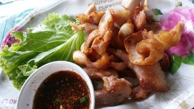 ร้านอาหาร ฝุ่นตลบ (สวนจตุจักร)
