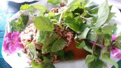 ร้านอาหาร ฝุ่นตลบ (สวนจตุจักร)