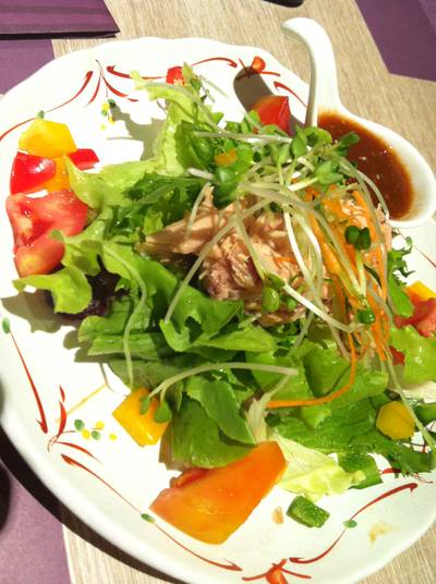 Tuna Salad ทานฟรีส่งsms คําว่า Fumi 4712277 เอาไปเลย ที่ ร้านอาหาร FUMi Japanese Cuisine Promenade