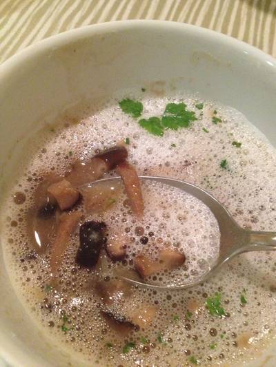 ซุปทรัฟเฟิลเห็ดเน้นๆ อร่อยมากๆค่ะเมนูนี้ปลื้มๆ ที่ ร้านอาหาร L'ULIVO