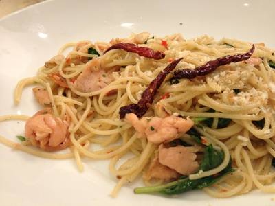 สปาเก็ตตี้แซลมอนผัดพริกกระเทียม ที่ ร้านอาหาร Coffee Beans by Dao สยามพารากอน
