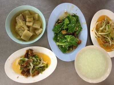 ร้านอาหาร ข้าวต้ม 2 บาท