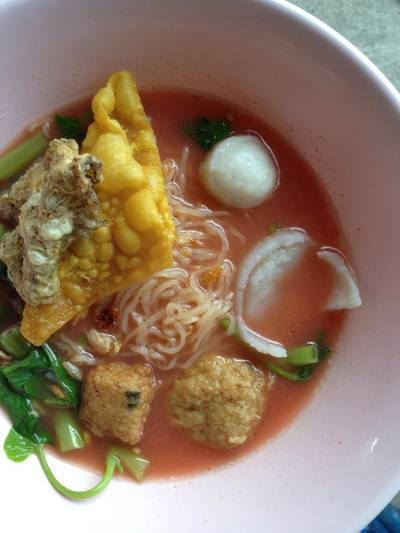 ร้านอาหาร ก๋วยเตี๋ยวลูกชิ้นปลา-นายฉุ่ย