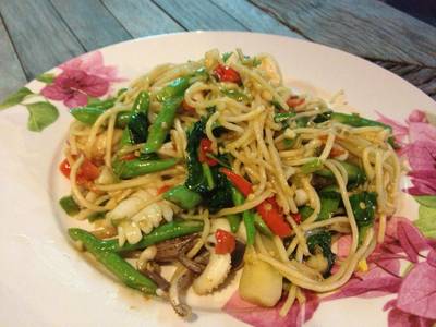 สปาเก็ตตี้ขี้เมาทะเล90บาท ที่ ร้านอาหาร Postcard Pub & Restaurant
