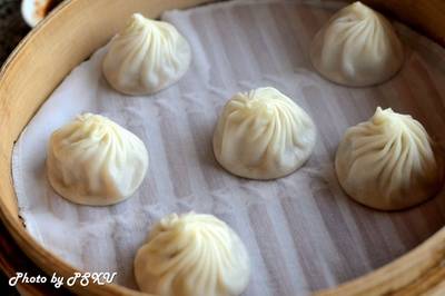เสี่ยวหลงเปา (6ชิ้น) 145 บาท ที่ ร้านอาหาร ติ่น ไท่ ฟง central world