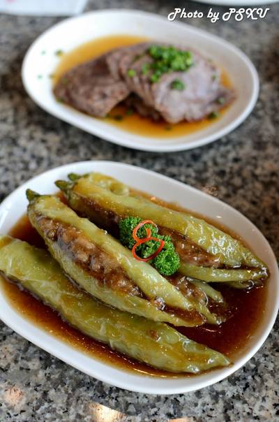 พริกเขียวยัดไส้หมูสับ 145 บาท  ที่ ร้านอาหาร ติ่น ไท่ ฟง central world
