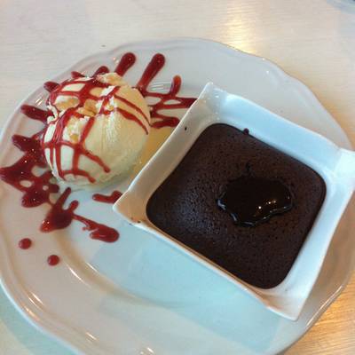 ไอศครีมช็อคลาวา (เยิ้มๆ) ที่ ร้านอาหาร Vintage 2009 ไอศครีมช็อคลาวา (เยิ้มๆ) ที่ ร้านอาหาร Vintage 2009