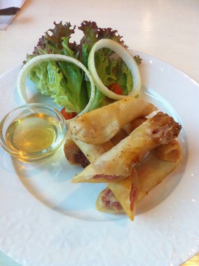 เปาะเปี๊ยะแฮมชีส ที่ ร้านอาหาร Vintage 2009