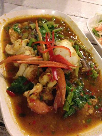 ผัดฉ่าทะเล ที่ ร้านอาหาร รับลม ชมเกาะ ผัดฉ่าทะเล ที่ ร้านอาหาร รับลม ชมเกาะ