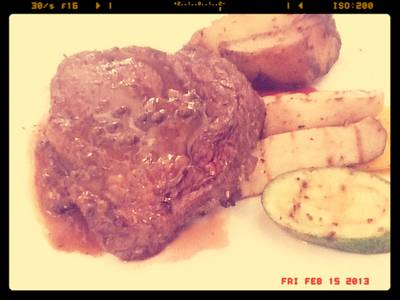 สเต็กเนื้อนิวซีแลนด์ ที่ ร้านอาหาร The Smoke House