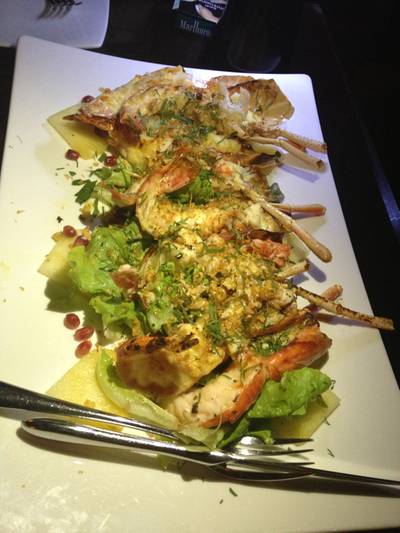 ร้านอาหาร Long Table
